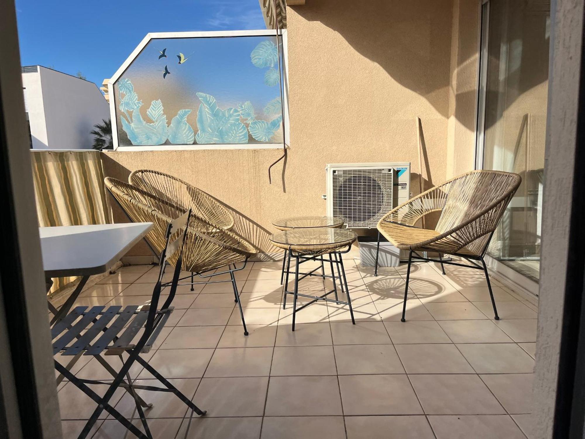 Appartement 2pieces A Avec Garage - Fr-1-466a-53